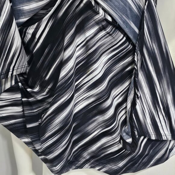 Miraclesuit Love Knot Printed DD Underwire Tankini Top - Warp Speed - Picture 3 of 11